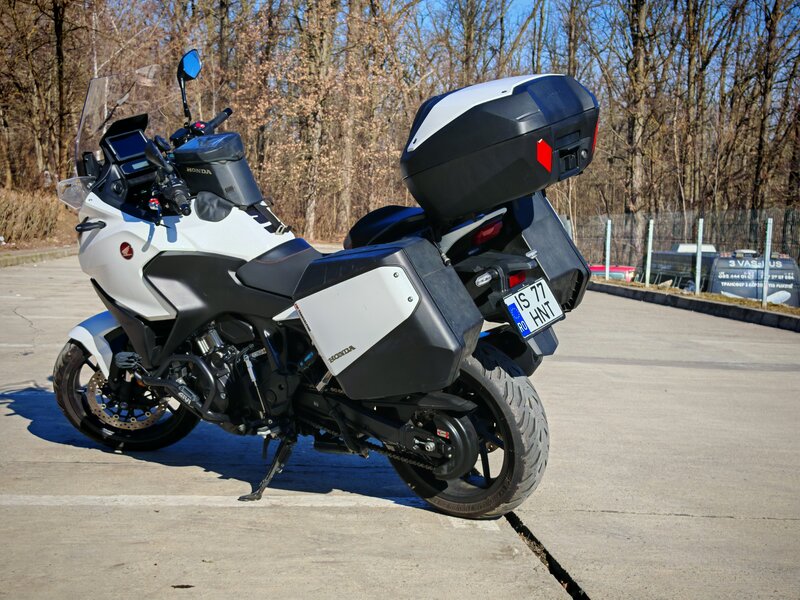 Vand Honda NT1100 Manual 2022 Alb Perlat 25.700 km, factura cu TVA