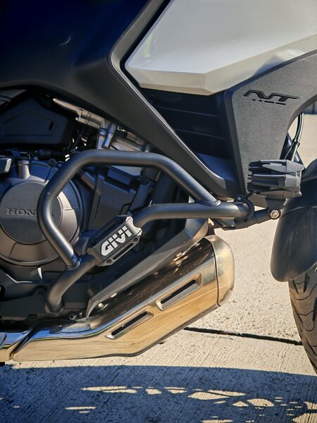 Vand Honda NT1100 Manual 2022 Alb Perlat 25.700 km, factura cu TVA